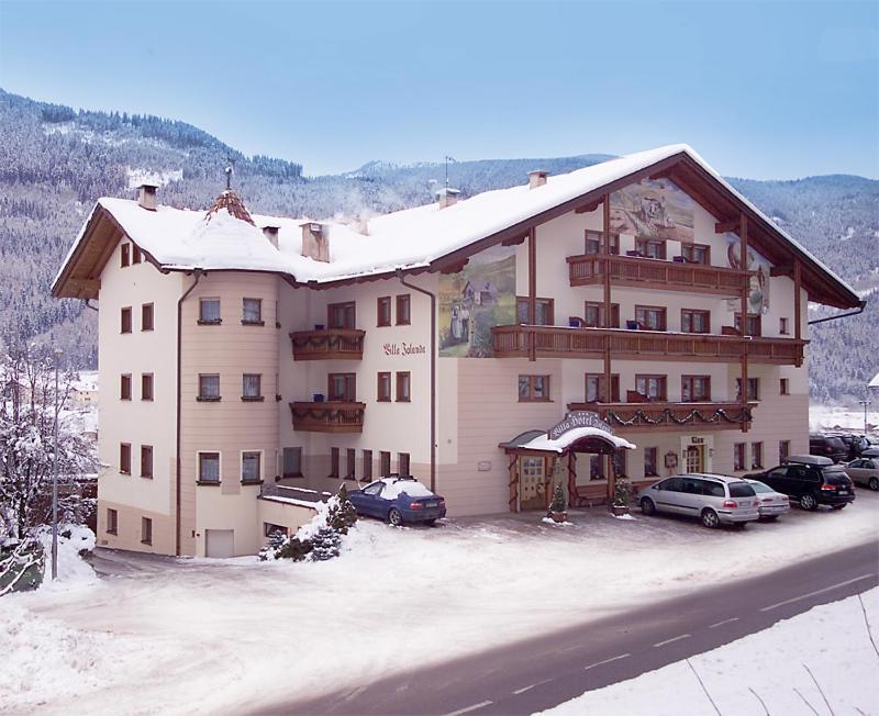 Hotel Villa Jolanda Ziano di Fiemme Exteriör bild